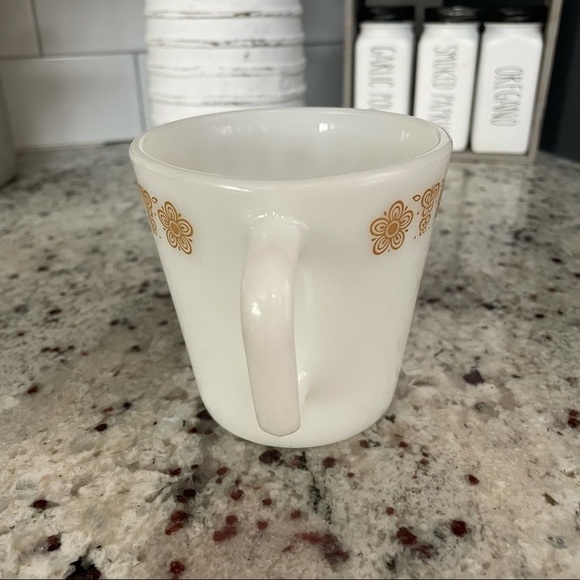 VINTAGE Corelle Butterfly Gold Coffee Tea Mugs - Picture 12 of 15
